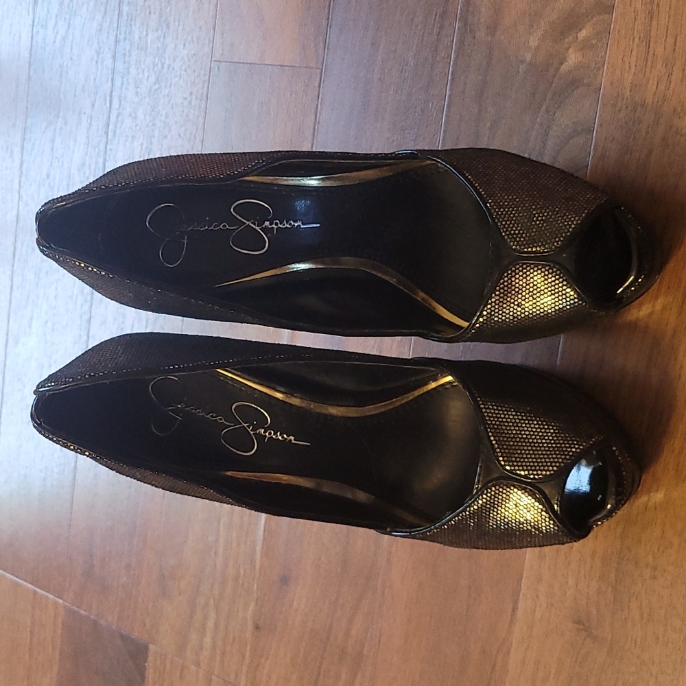 Jessica Simpson Gold & Black heels